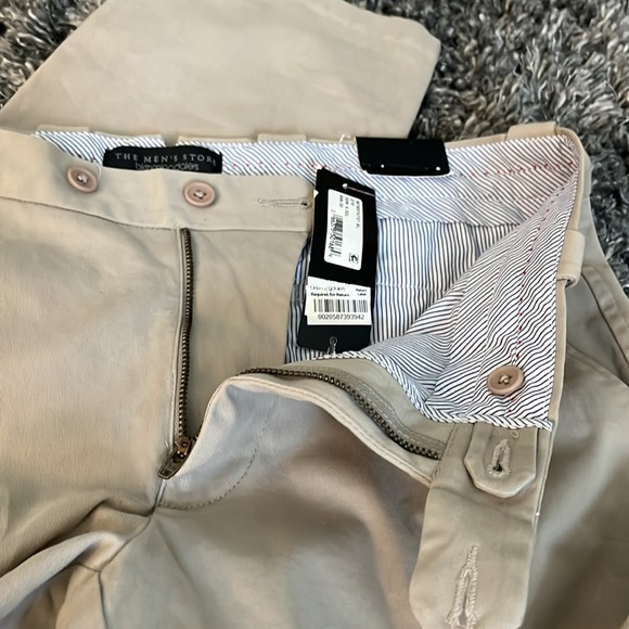 Bloomingdale’s The men’s store classic khaki pants 33w x 32L - Picture 7 of 8